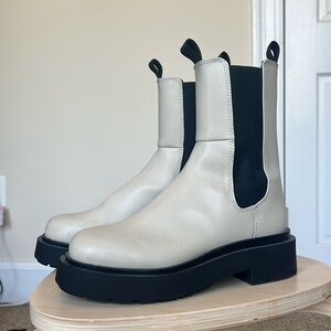 H&M new mid heel ankle Boots.